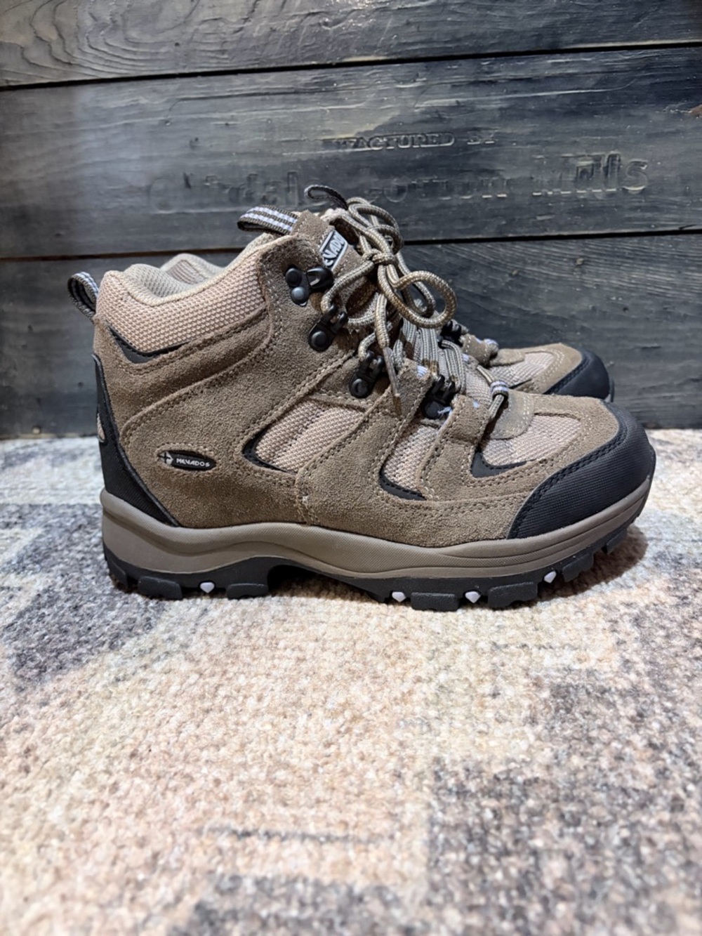 Nevados Women’s Boomerang Suade Lace-Up Hiking Boot